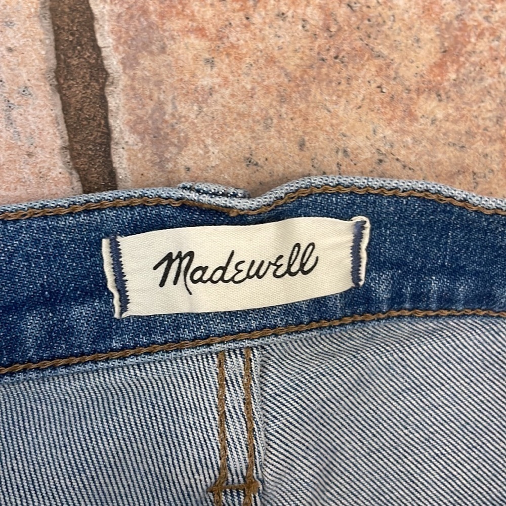 Madewell 9 inch mid rise, skinny crop jeans - Picture 3 of 7